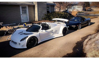 Illustration for article titled Praise All That Is Unholy: Here's A BMW V10 Swapped Into A Lotus Elise